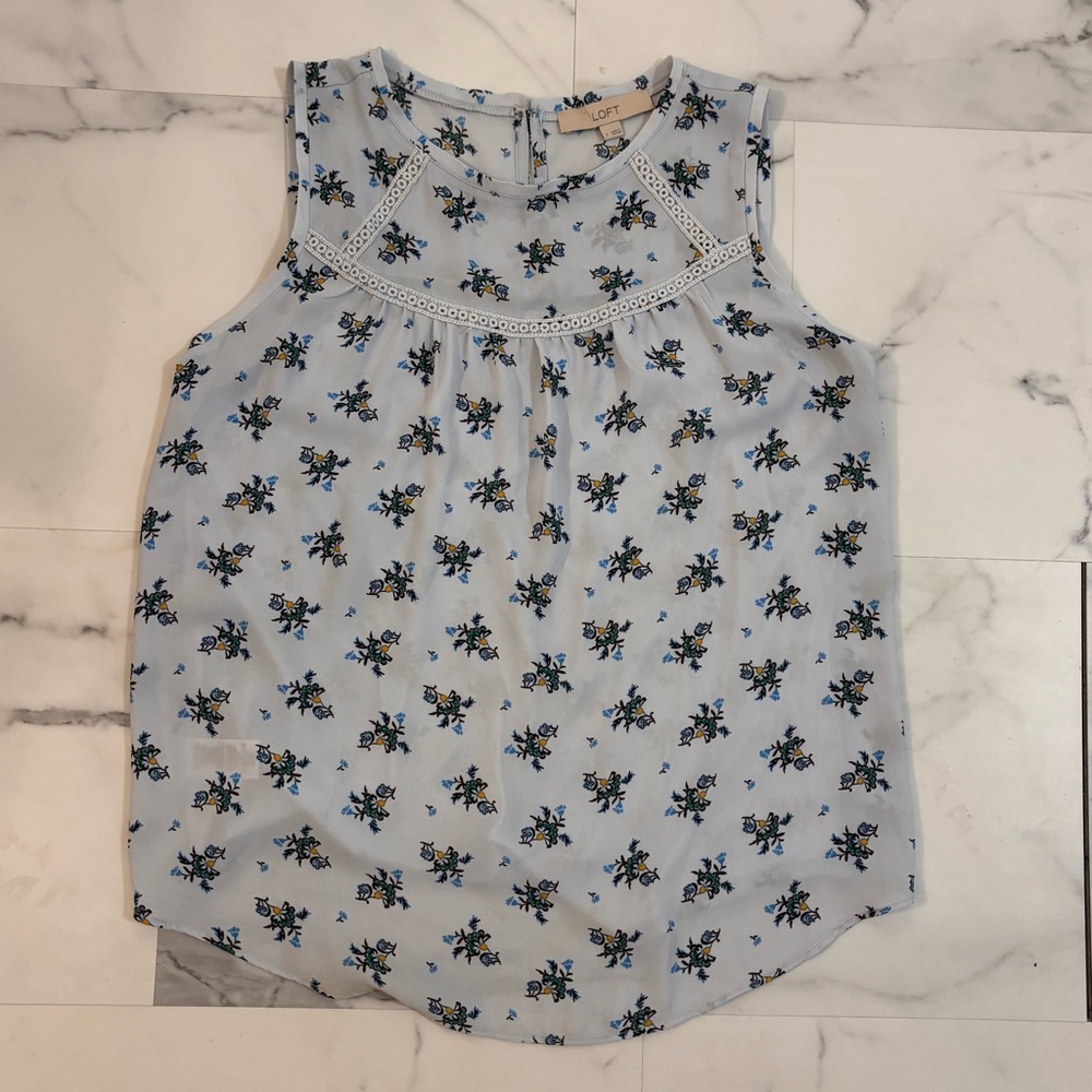 💐LOFT💐 Blue Floral Sleeveless Top